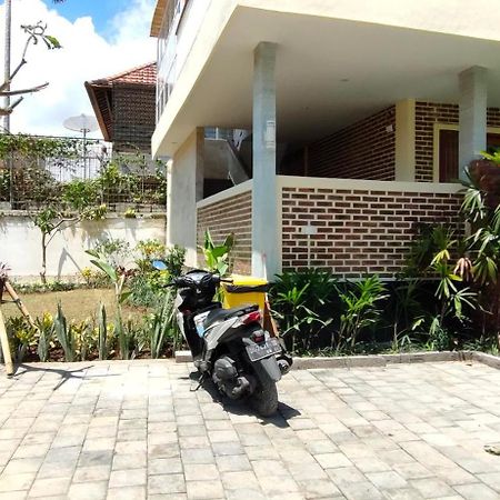 Na-Mi Guesthouse Canggu エクステリア 写真